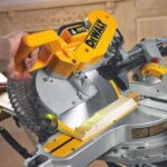 DeWALT 305 mm 1675 W Radial-Gehrungssäge – DWS780 – Bild 4
